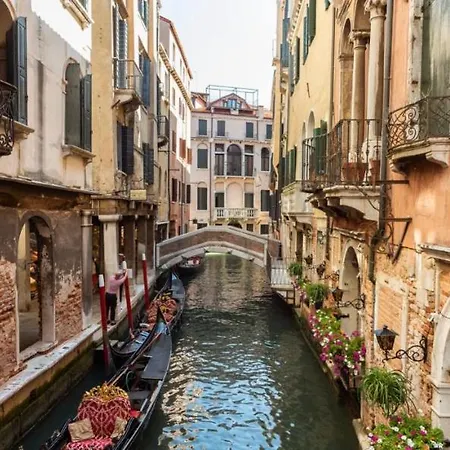 Apartament San Marco Luxury Steps From St Marks *